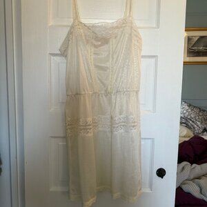 Sparkle and Fade Size S Off White Slip with Lace